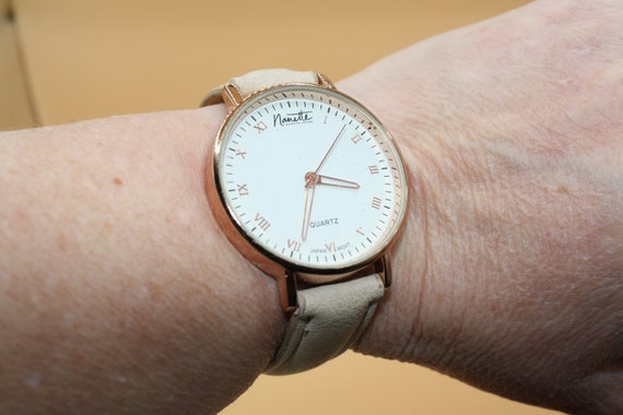 Unisex Rose Gold Tone Fashion Watch with Leather … - image 2