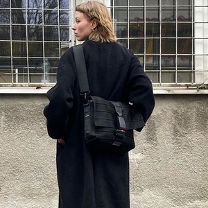 Recycled seat belt messenger bag, Unique messenger bag, Handmade gift, Unisex unique bag