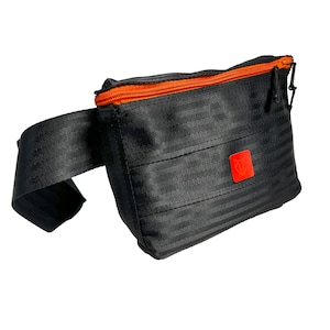 Eco-Friendly Seatbelt Crossbody Bag in Mulholland Dr Black - Minimalist Style for Your Essentials