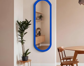 Kobaltblauwe ovale houten ingelijste passpiegel