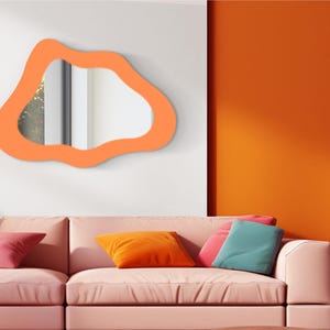 Decoración de espejo de pared naranja, arte de pared naranja enmarcado, espejo asimétrico con marco de madera