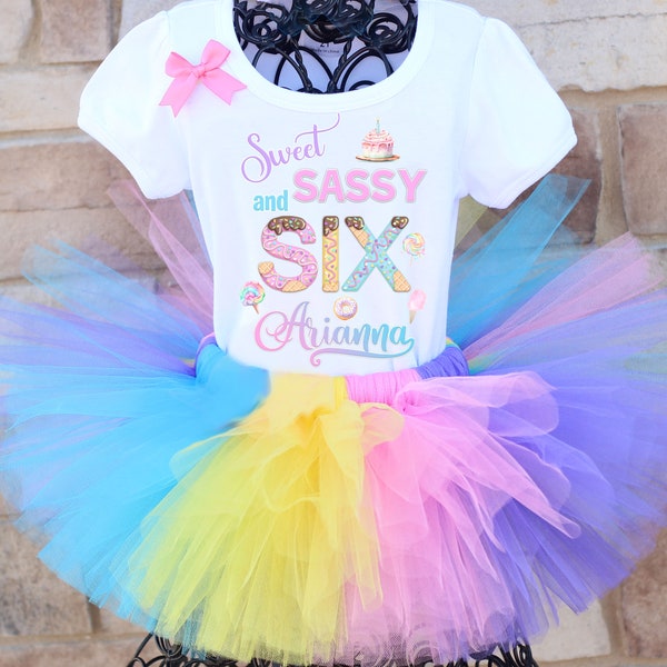 Doux impertinent et tenue de tutu d'anniversaire de six ans, tenue d'anniversaire de bonbons, fête d'anniversaire de thème de friandises