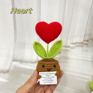 Plante en pot de tournesol/coeur au crochet fait main, jolie plante en pot au crochet comme cadeau de fête des mères pour lui, cadeau pour la santé mentale, enracinement pour vous Heart