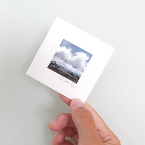 Verbindung - Winzige Original Aquarelle - 3 x 3 Zoll Handgemachte Minimalistische Landschaft, Neutrale Wolken, ruhiger Himmel Natur-inspirierte Wanddekoration
