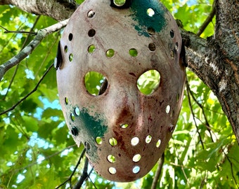 Máscara de Jason Voorheese pintada a mano con musgo