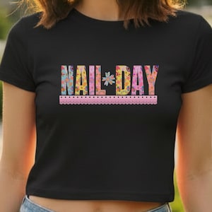 Camiseta infantil retro de patchwork: Top corto para el día de las uñas con ribete de encaje floral.