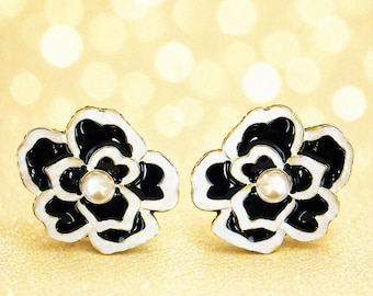 Camellia Flower Stud Earrings NWT