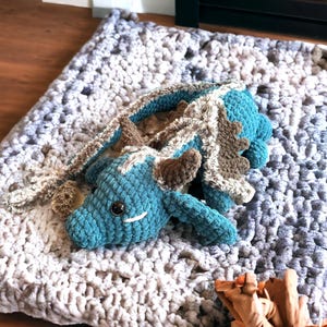 Dragão de Pelúcia Ponderado de 1,8 kg - Dragão Sensorial Grande de Crochê de 66 cm para Ansiedade e TDAH - Pelúcia de Terapia de Pressão Profunda - Presente Fantástico para Aterramento