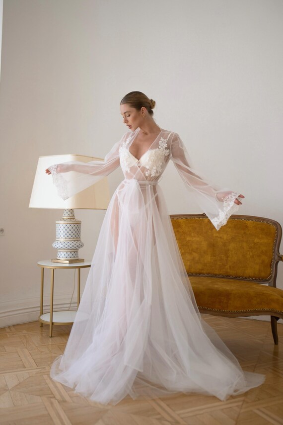 Vestaglia da sposa trasparente con applicazioni in pizzo