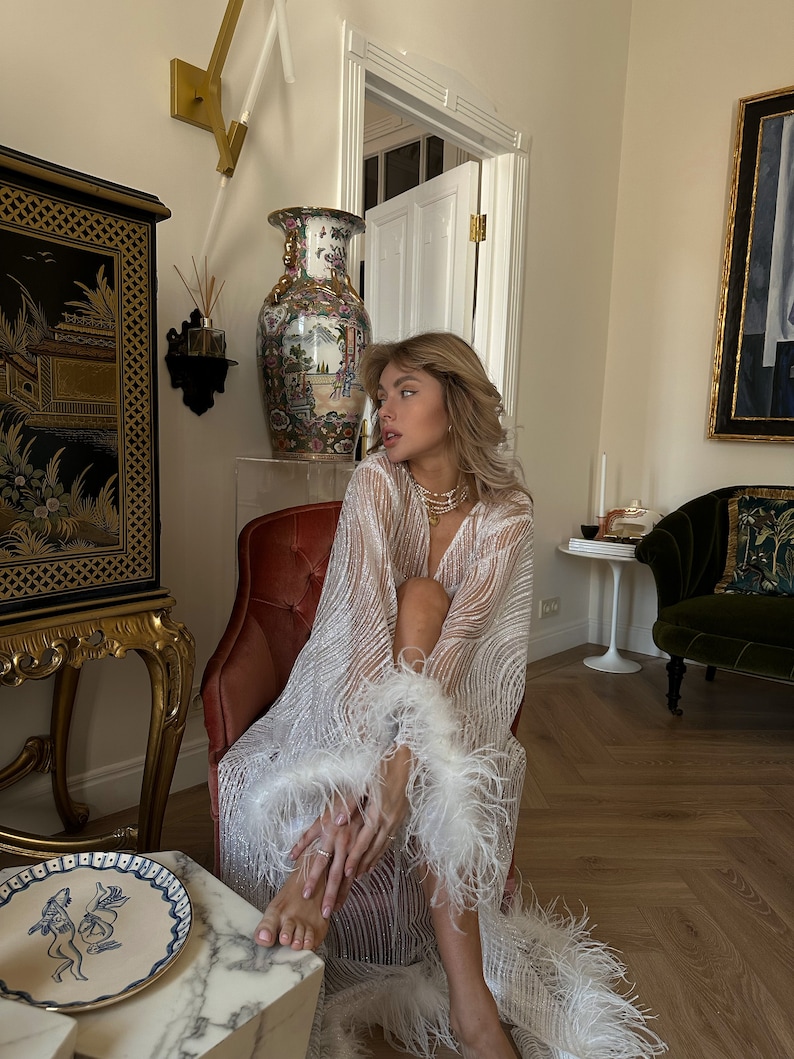 Regal Radiance: Exquisite Bridal Morning Robe With Feathered Splendor ...