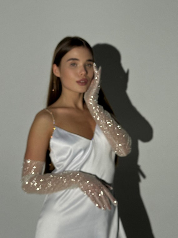 Shimmering Long Glitter Gloves – Glamorous Bridal Accessory, 60cm
