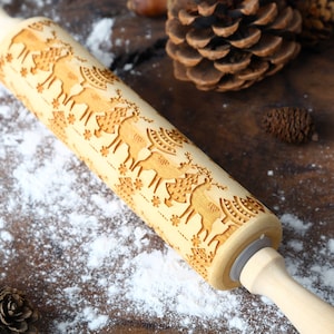 Deer Embossing Rolling Pin: Christmas Cookie Roller (12&quot;)