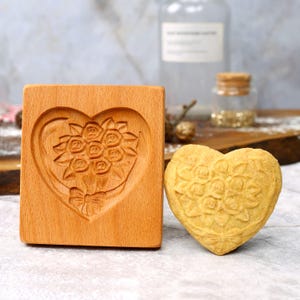 Holding Flowers in Heart Cookie Mold, Wooden Gingerbread Cookie Mold, Shortbread Mold, Christmas Cookie Cutter for Biscuits and Cookies