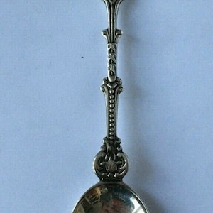 Repousse Dutch Silver Windmill Teaspoon