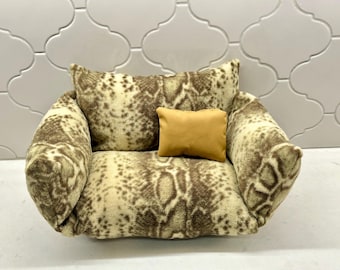 Bearded Dragon Bed Linen Mini sofa