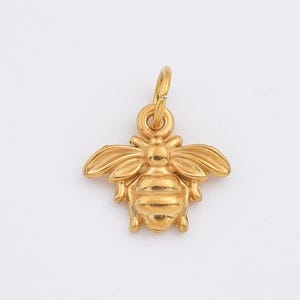 Dainty Bee Charm Pendant in Gold Filled for Jewelry Gift, Stainless Steel Honeybee Charm for DIY Jewelry, Nature Insect Gift for Her, SCP189