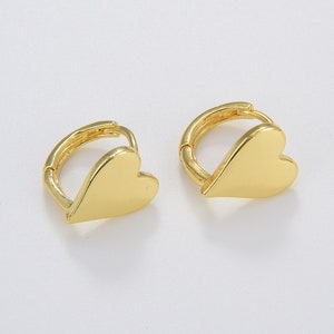 Tiny Heart Stud Earrings, Gold Heart Stud, Minimalist Gold Earring Earrings, Cartilage Earring Hoop, Perfect Simple Earrings for Her, ER198