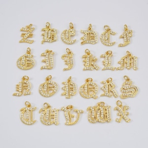 Dije de letra gótica, colgante con inicial de letra inglesa antigua con micropavé de circonita cúbica, relleno de oro para collar, CP1714