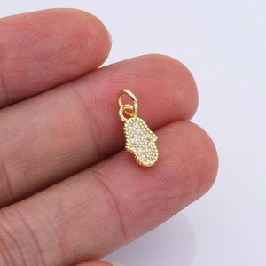 Ciondolo aggiuntivo a forma di mano di Hamsa in micro pavé di zirconi cubici riempito d'oro, ciondolo a forma di mano di Fatima con occhio malvagio per la creazione di gioielli con ciondoli per bracciali e collane, CP1067