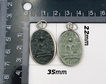 仏像彫刻の金属製チャーム 仏像彫刻の金属製チャーム