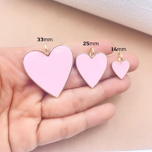 Ciondolo a forma di cuore in smalto rosa chiaro, ciondolo a forma di cuore in smalto delicato, ciondolo a forma di cuore riempito in oro 22K, ciondolo d'amore per collana e bracciale, CP965