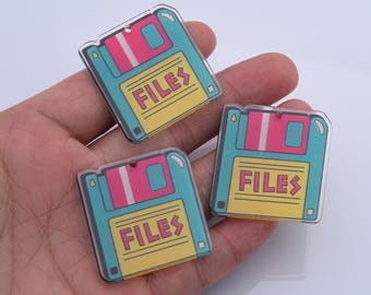 レトロなフロッピーディスクチャーム（ブレスレット用）、90年代風