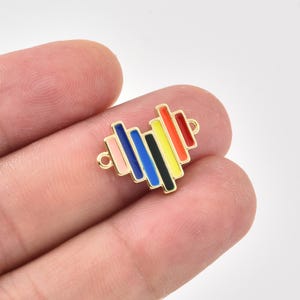 Charm conector de corazón arcoíris chapado en oro, colgante de collar de corazón de esmalte colorido, conector de doble lazo, para hacer pulseras y joyería DIY, CN522