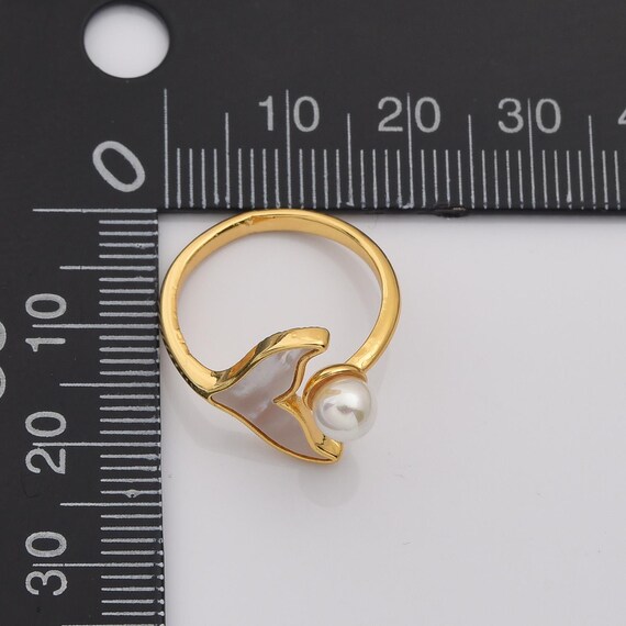 Shell Fishtail Ring With Half Perforated Pearl Holder Gold Filled