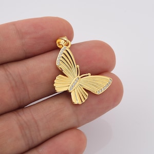 Ciondolo a forma di farfalla per bracciale, ciondolo a forma di farfalla con micro pavé di zirconi cubici riempito in oro, creazione di gioielli a forma di farfalla, regalo personalizzato, CP2253