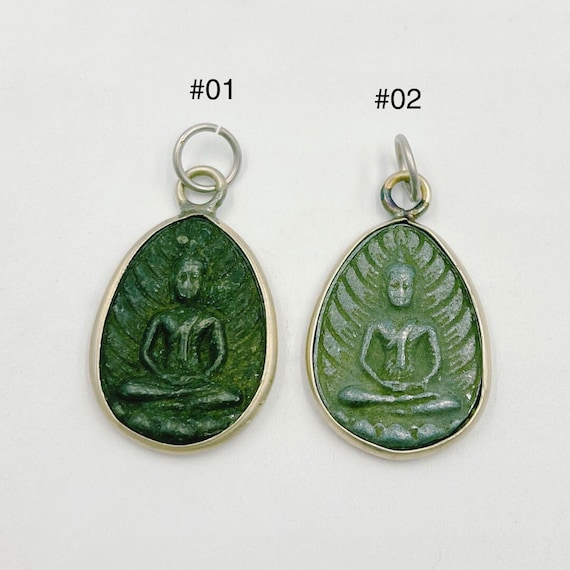 仏像彫刻の金属製チャーム 仏像彫刻の金属製チャーム