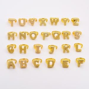 Anillo con letra inicial de globo delicado relleno de oro, anillo con letra del alfabeto de burbujas, anillo grande abierto ajustable con micro pavé de circonita cúbica transparente, RG211