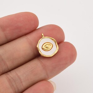 Ciondolo aggiuntivo contro il malocchio con smalto bianco riempito d'oro, moderno ciondolo organico per collana, per la creazione di gioielli, ciondolo di protezione spirituale, CP2268