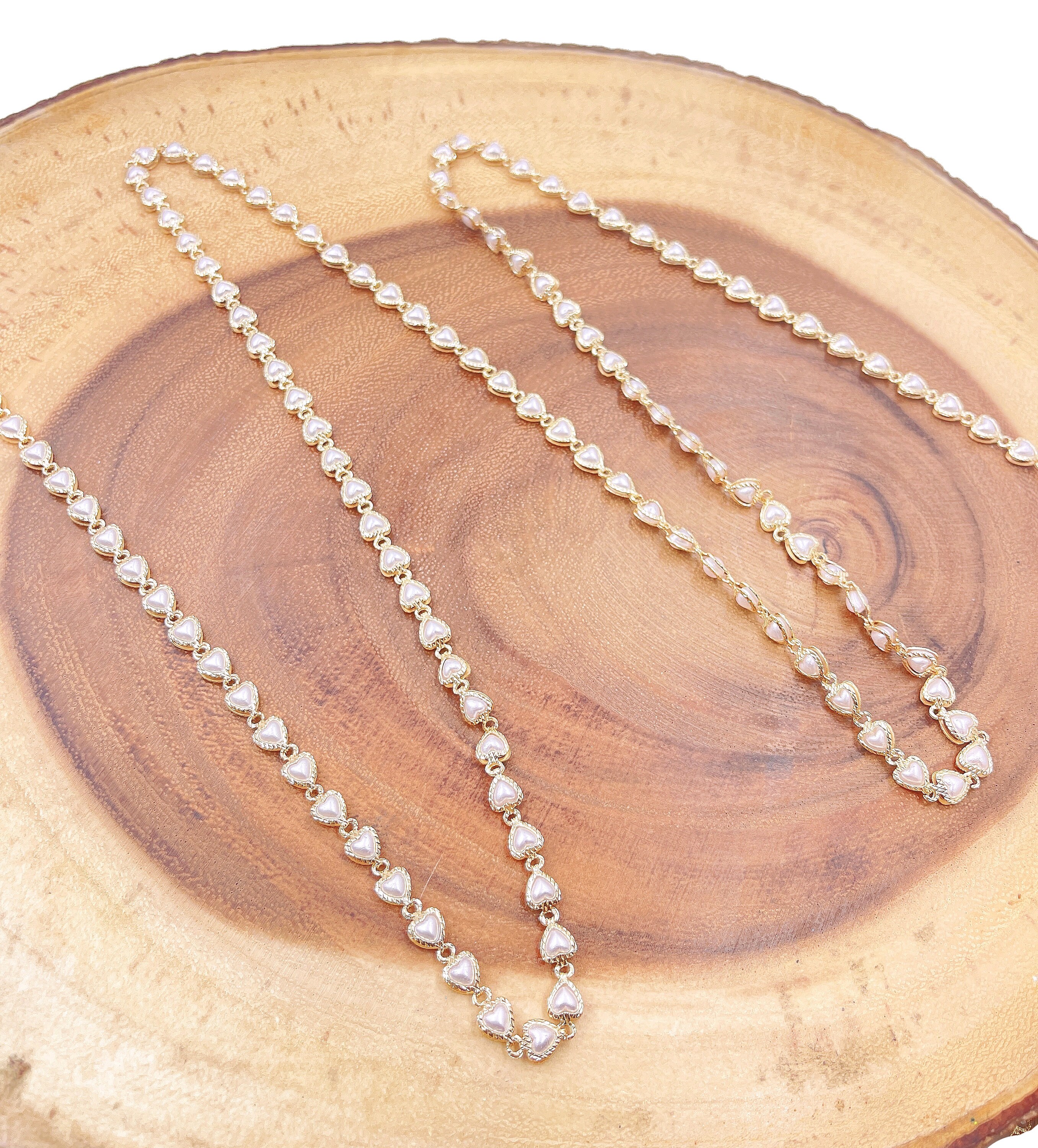 Collier Chaîne Vintage Doré Avec Perles Nacrées Blanches - Bijou élégant Modèle 3463, Bon état
