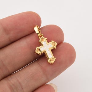 Ciondolo a forma di croce riempito d'oro con intarsi in opale, pendente per collana religiosa decorata, ciondolo cristiano aggiuntivo per la creazione di gioielli fai da te con braccialetti, CP2267