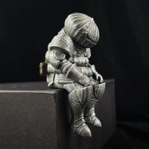 Siegmeyer of Catarina Figure, Dark Souls Decoration, Onion Knight Statue, Gift for Dark Souls Player, Gift for Gamer