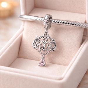 Vintage filigraan bedel, roze kristallen druppelhanger, romantische bedelarmband met scrollwerk