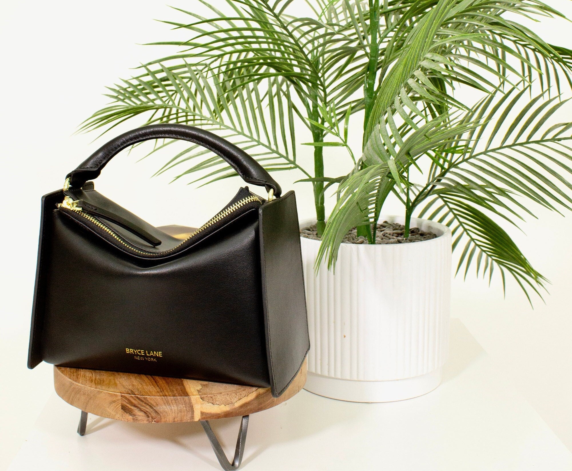 Black Leather Top Handle Handbag: Minimalist Versatile Purse
