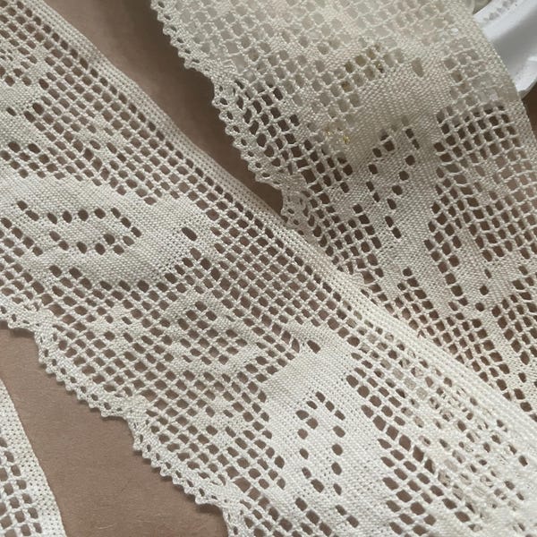 Vintage Love Birds Motif Crochet Lace Trim