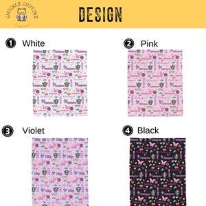 Op de afbeelding: Een ontwerp met vier kleuropties: wit, roze, violet en zwart. Elke kleur toont een herhalend patroon van namen, harten, vlinders en andere decoratieve elementen. Het woord "DESIGN" staat bovenaan.