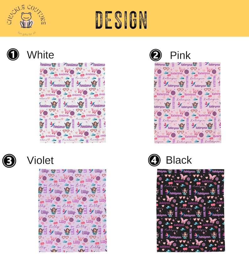 Op de afbeelding: Een ontwerp met vier kleuropties: wit, roze, violet en zwart. Elke kleur toont een herhalend patroon van namen, harten, vlinders en andere decoratieve elementen. Het woord "DESIGN" staat bovenaan.