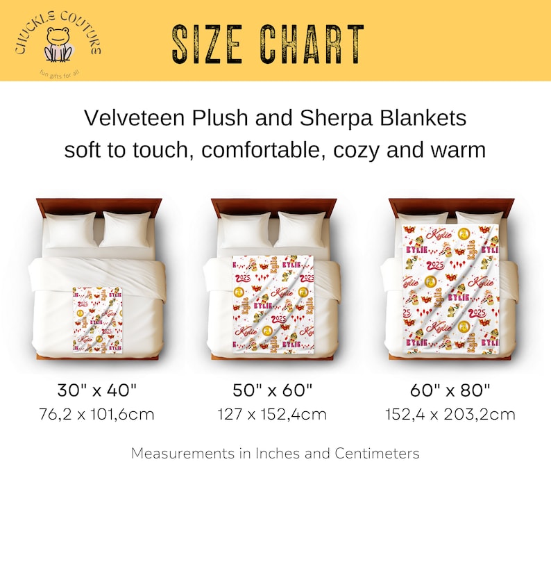 Op de afbeelding: Maattabel voor Velveteen Pluche en Sherpa Dekens. De afbeelding toont drie dekens in verschillende maten: 76,2 x 101,6 cm, 127 x 152,4 cm en 152,4 x 203,2 cm. Elke deken heeft een witte achtergrond met een herhalend patroon van teddyberen, harten en de naam "Kylie" en het jaar "2025".