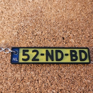 License plate keychain image 3