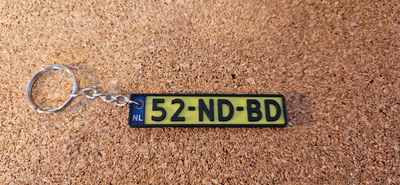 License plate keychain image 3