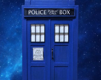 Puerta en miniatura de la TARDIS - Decoración de Doctor Who - Minipuerta de madera azul hecha a mano - Colección de la serie de TV