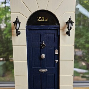 Puerta en miniatura 221B BAKER STREET - Sherlock Holmes - Decoración de detective - Puerta en miniatura de madera hecha a mano imagen 9
