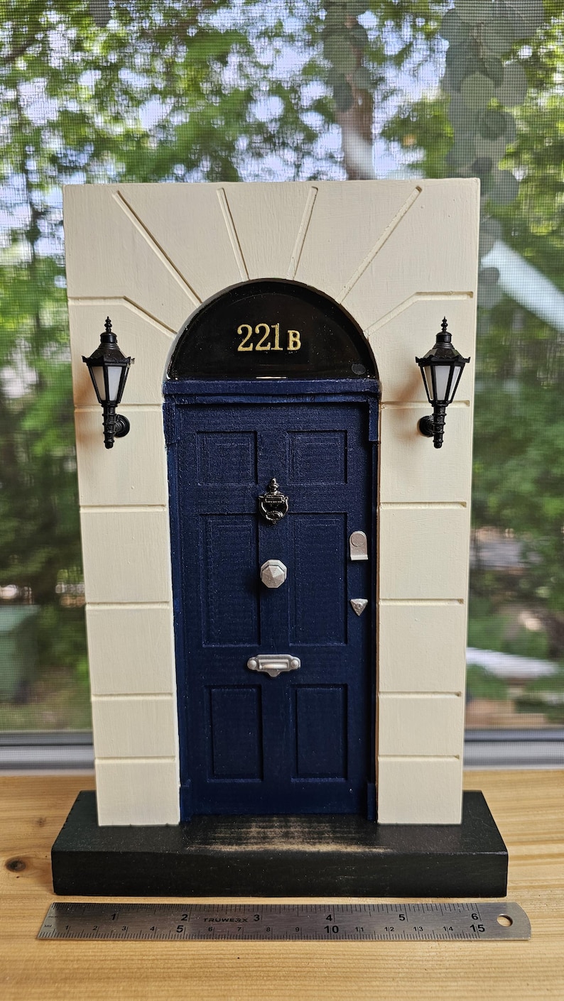 Puerta en miniatura 221B BAKER STREET - Sherlock Holmes - Decoración de detective - Puerta en miniatura de madera hecha a mano imagen 9