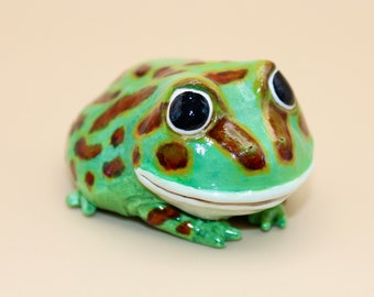 Baby South American Horned Frog Friend Pet Sculpture Figurine Deskpal