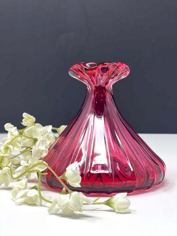 ヴィンテージ クランベリー アートガラス サック花瓶 | シャレー