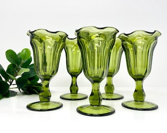 Vintage Anchor Hocking Green Tulip Sundae Dishes Set of 5 Fountainware Dessert Bowl