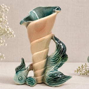 Hull Ebb Tide Vase | Pink and Green Fish Shell Pottery 1950s